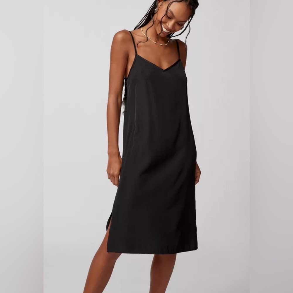 ✨NWT✨ Urban Outfitters Black Mirage Midi Cami Slip Dress XS